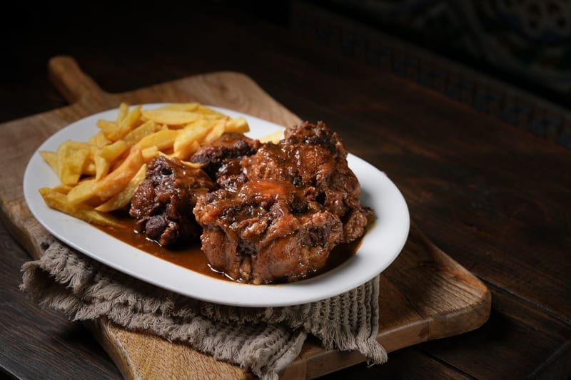 Rabo de toro estofado